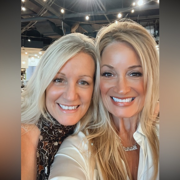 ❤️Meet your posher❤️ - Picture 2 of 11